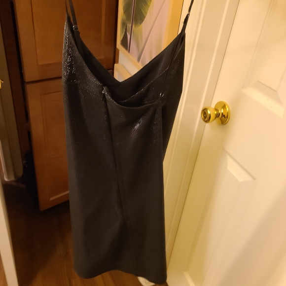 Glimmering little black dress with a strap… - Picture 9 of 14